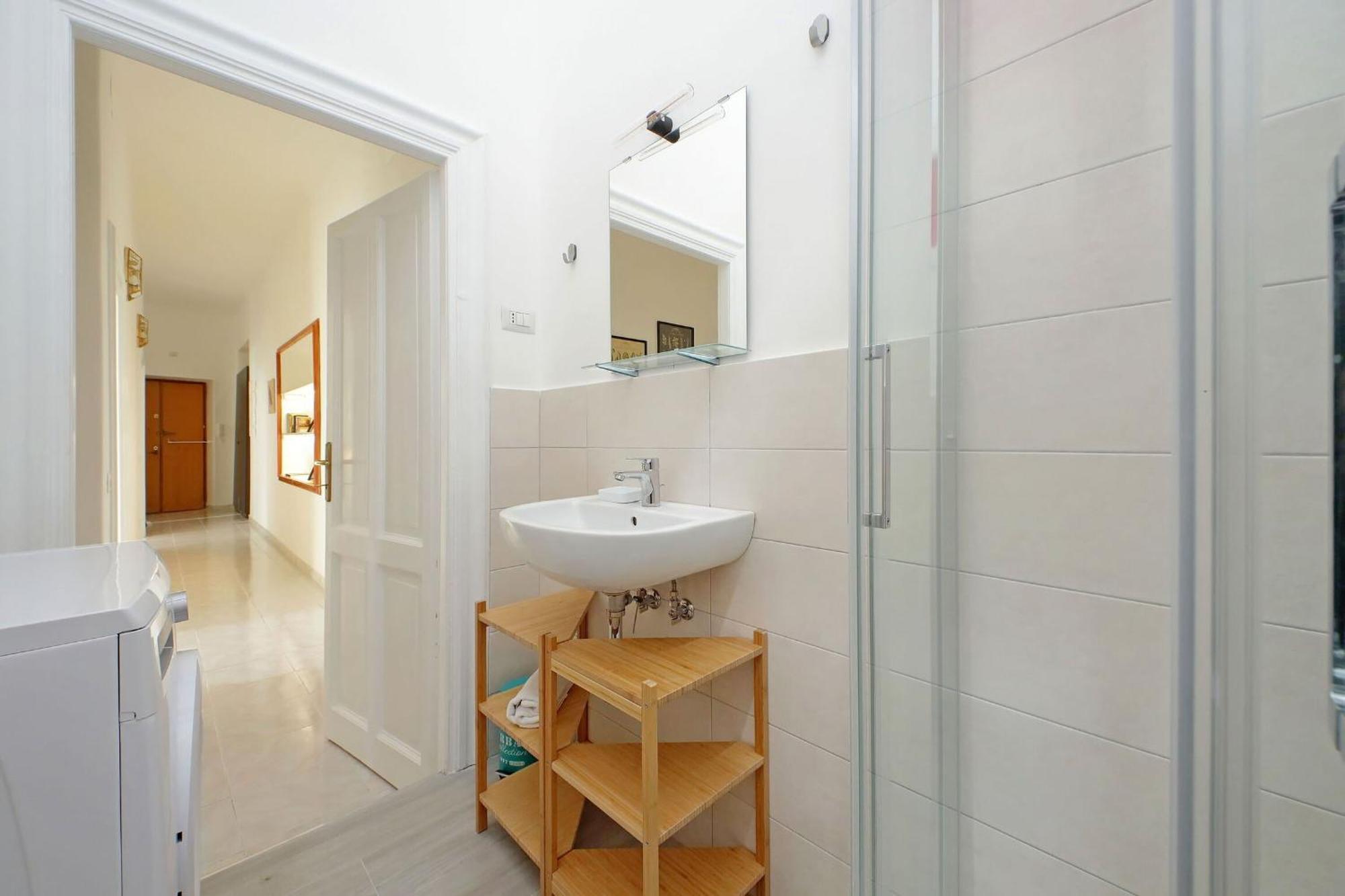 Apartment New Comfortable 2 Bedroom Della Vittoria By Halldis