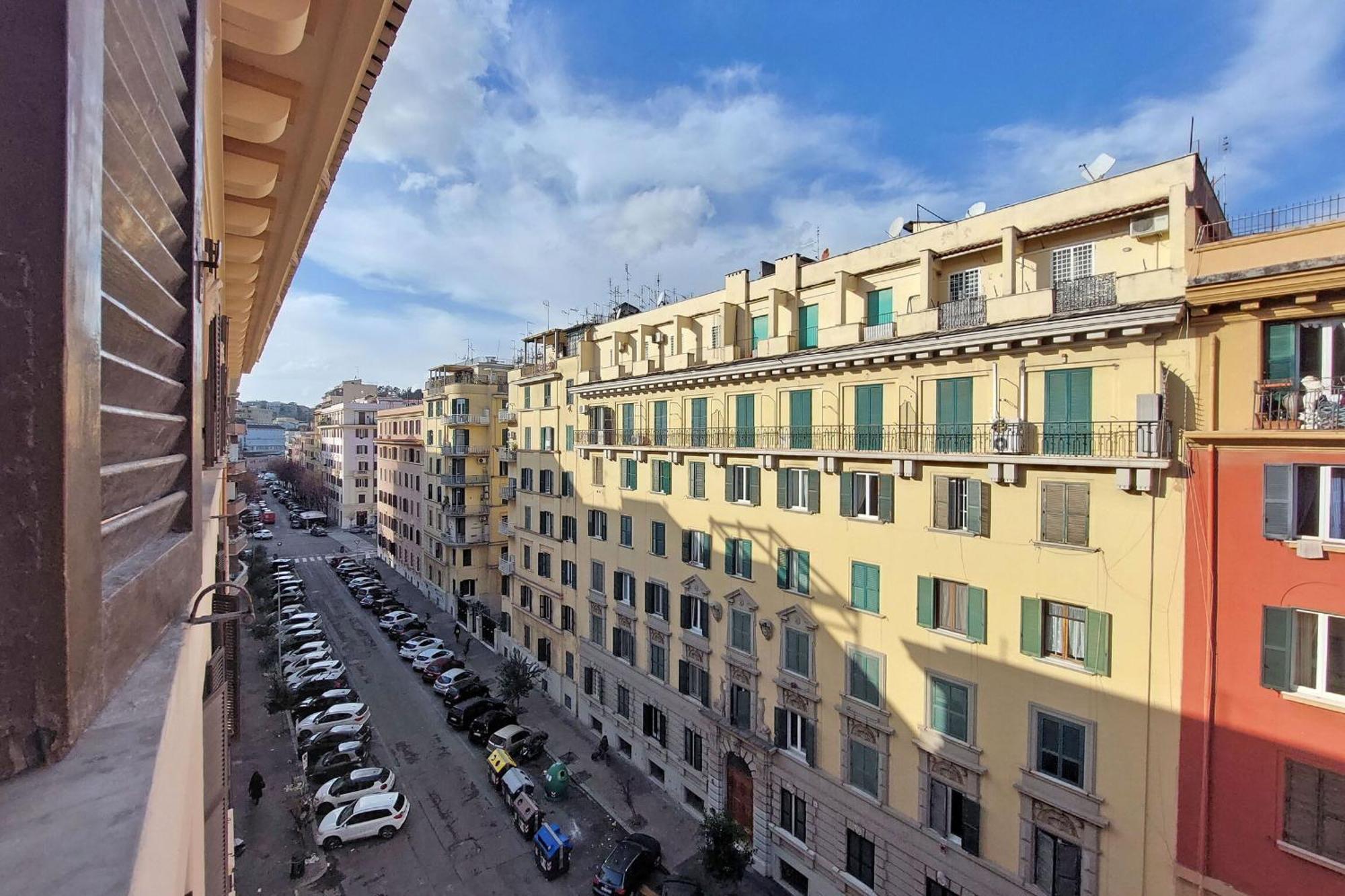 New Comfortable 2 Bedroom Della Vittoria By Halldis Apartment